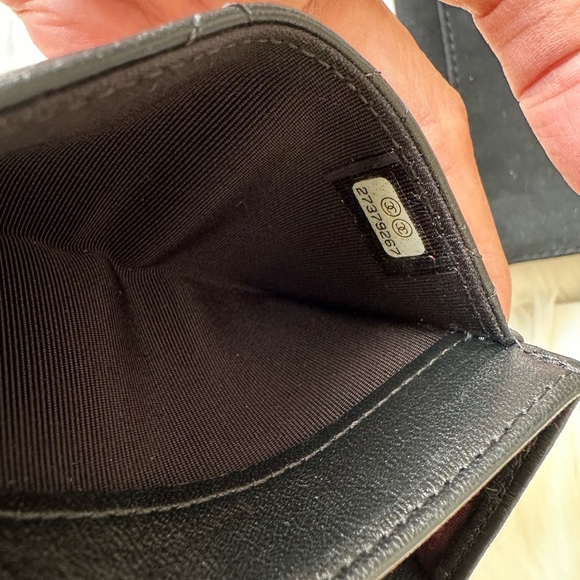 Auth Chanel Classic Flap Card Holder EUC comes w everything. Gift Ready! 🎁 - Picture 14 of 16